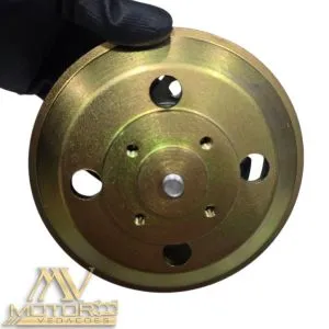 1308035-D456/A D04514668 POLIA MENOR DA HELICE 4 FUROS DO MOTOR DEUTZ BF4M2012-10T3R XC870BR/XT870BR
